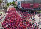 Una marea rosa en la maratón “Juntas contra el cáncer de mama”