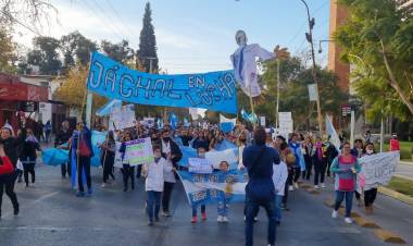 Editorial: La Gente en la calle y la derrota de Uñac