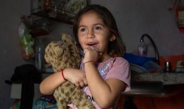 Informe UNICEF: Más de un millón de niñas, niños y adolescentes se priva de una comida diaria por falta de recursos