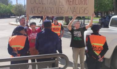 Jáchal No se Toca: Después de la manifestación, el gobernador Uñac se comprometió políticamente a hacer los análisis del agua de Jáchal