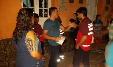 Docentes Autoconvocados: Inspectores de Transito (¿¿??)  Tratan de impedir la salida de las movilidades hacia capital para participar de la manifestación por un sueldo digno