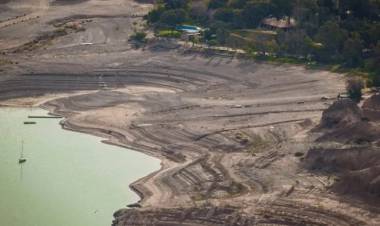 Proyecto de Ley “Fomento de la Eficiencia y Sostenibilidad Hídrica”: ¿Se quiso tratar entre gallos y medianoche? ¿El camino a la privatización del agua de riego?