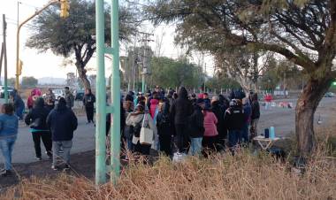 Conflicto del Agua en Jáchal: Segundo día de corte y ninguna autoridad pone la cara: “Miguel Vega y OSSE, brillan por su ausencia”