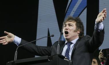 Repudian a Javier Milei por usar la palabra "mogólico" como insulto