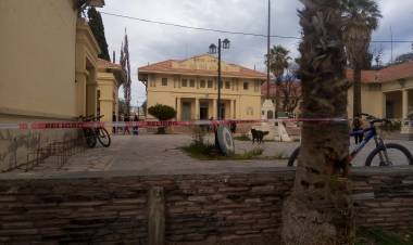Escuela Normal de Jáchal: “Tenemos dos aulas clausuradas porque están asentadas, tenemos problemas de cañerías, desprendimiento de mampostería y caída de tejas”