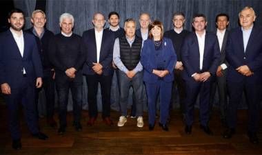 Marcelo Orrego acompañó a Patricia Bullrich y a gobernadores electos de Juntos por el Cambio