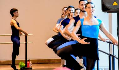 El Teatro del Bicentenario convoca a bailarines para su programa anual de danza