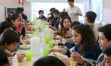 El gobierno de San Juan aportará 2.000 millones de pesos  al año para que 44.000 alumnos puedan comer