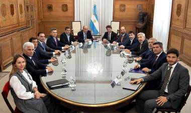 La Casa Rosada se comprometió a revisar Ganancias pero los gobernadores de JXC esperan definiciones para dar apoyo a la ley Bases