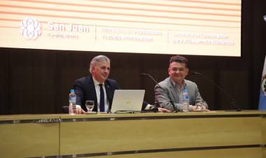 La conferencia que puso foco en la importancia de crear “shock de confianza” en el exterior