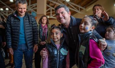 En el mes de Las Infancias, el Gobernador Orrego participó de distintos festejos