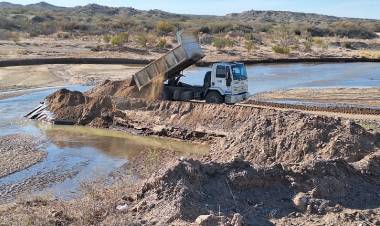 Avanzan en la rehabilitación del servicio de agua de riego en Mogna