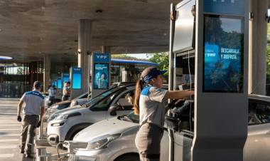 Entre un 3% el gasoil y un 1,5% la nafta, bajaran el precio desde octubre