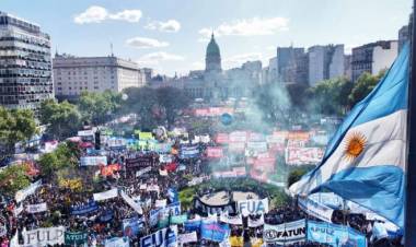 Docentes universitarios rechazaron el aumento del 6,8%, pero el Gobierno lo impondrá por decreto