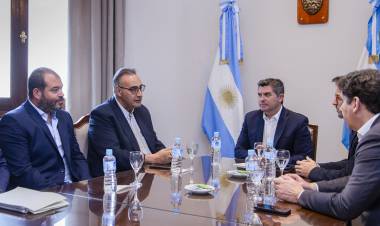 Autoridades de empresa minera presentaron al Gobernador Orrego el primer plan de inversión bajo el RIGI