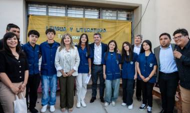 El gobernador asistió a la XV Fiesta de la Educación, Producción y Trabajo en Iglesia