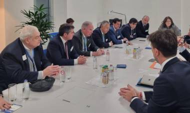 El gobernador Orrego se reunió con el Parlamento Europeo