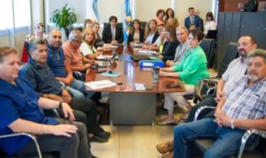 Paritaria docente: no hubo acuerdo y el gobierno liquidará sueldos con el ofrecimiento original