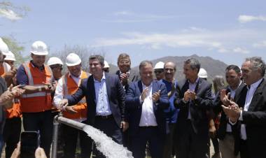 Orrego inauguró obras clave para mejorar el servicio de agua potable en Valle Fértil