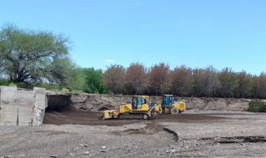 Hidráulica despeja cauces y repara obras dañadas por las crecientes