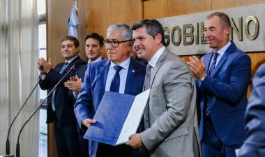 Orrego le tomó juramento al nuevo secretario de Seguridad y Orden Público
