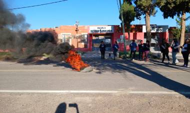 Medida de protesta: Sigue la toma de la Escuela Antenor Flores Vidal en Jáchal