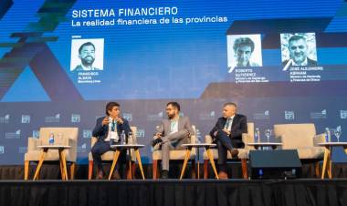 El ministro de Economía de San Juan, Roberto Gutiérrez, disertó en la Expo Efi