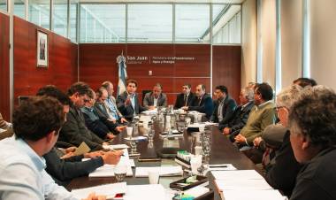 Reunión del Gobierno con  los Regantes: Los pedidos  y las respuestas