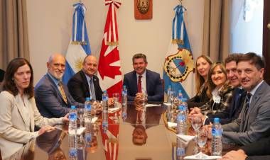 Orrego se reunió con el embajador de Canadá en Argentina