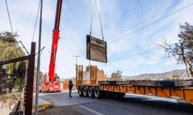 Imponente operativo para extraer y reacondicionar las compuertas del Dique San Emiliano