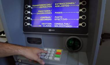 Los empleados públicos tendrán acreditados sus haberes el 31 de julio