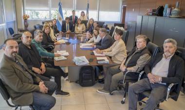 Gobierno de San Juan y gremios docentes concretaron una nueva negociación paritaria