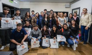 Educación lanzó el Plan FinEs en Mogna con 17 estudiantes