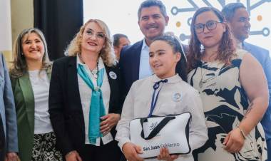 Con la entrega en Albardón, ya alcanzaron las 23.000 computadoras para alumnos y docentes