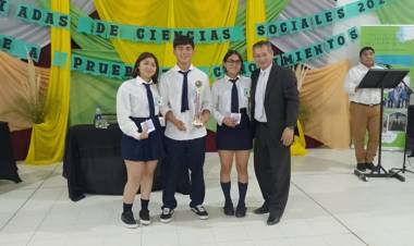 Alumnos vallistos se destacaron en un certamen de preguntas y respuestas