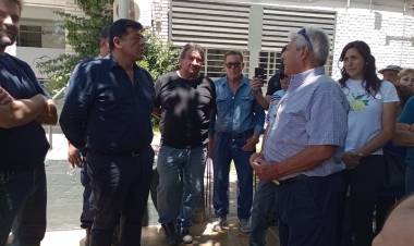 Agua Segura en Jáchal: Ante la presión y esgrimiendo “tecnicismos” inútiles, el Intendente Matías Espejo llamará sesionar a los concejales el próximo lunes para realizar los análisis de agua en forma urgente