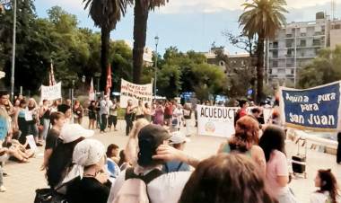 En San Juan hubo marcha reclamando la vigencia de la Ley de Glaciares