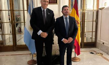 Reunión estratégica en Madrid: Orrego y el embajador Bunge trazaron líneas de trabajo para potenciar inversiones en San Juan