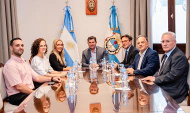 Orrego recibió a la conducción de Hualilán en una jornada historica para la minería de San Juan