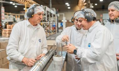 Orrego puso en valor el rol estratégico de la industria en la matriz productiva provincial durante su recorrido por Arcor