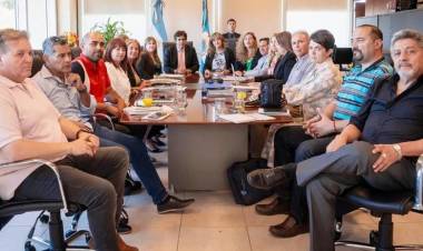 Paritaria docente: el Gobierno volvió a presentar otra propuesta superadora y los gremios la rechazaron