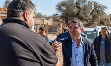 El gobernador Orrego anunció la licitación de dos puentes que cambiarán la vida de Mogna