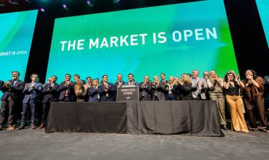 Histórico: Orrego activó la campana que marcó la apertura del mercado bursátil de Toronto en la Expo San Juan Minera 2026