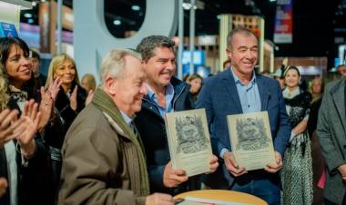 El gobernador Marcelo Orrego visitó la 50° edición de la Feria Internacional del Libro en Buenos Aires
