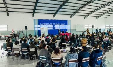 La Cámara de Diputados acompaña una capacitación docente en Iglesia
