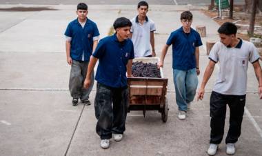 Más estudiantes suman habilidades laborales antes de terminar la secundaria