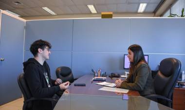 Un joven sanjuanino representó al país en un programa de liderazgo en Europa
