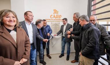 Orrego anunció en Iglesia la construcción del primer parque solar híbrido comunitario de San Juan