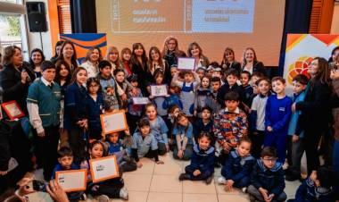 Educación celebró el Día de la Alfabetización con lecturas y muestra escolar
