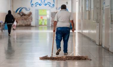 Se suspenden las clases a partir de las 13 por alerta de viento Zonda